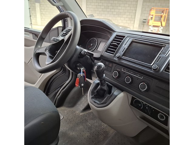 Schade auto, volkswagen, transporter - afbeelding 37 van  47