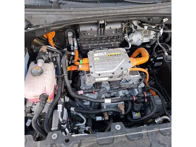 Schadeauto, kia, ev6 - afbeelding 30 van  45