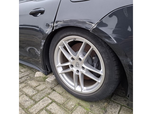 Schadeauto, porsche, panamera 4 e-hybrid - afbeelding 2 van  52