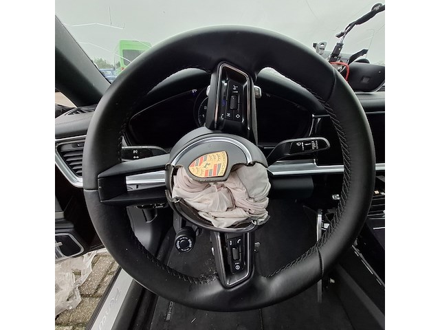 Schadeauto, porsche, panamera 4 e-hybrid - afbeelding 11 van  52