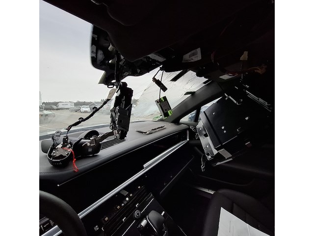 Schadeauto, porsche, panamera 4 e-hybrid - afbeelding 13 van  52