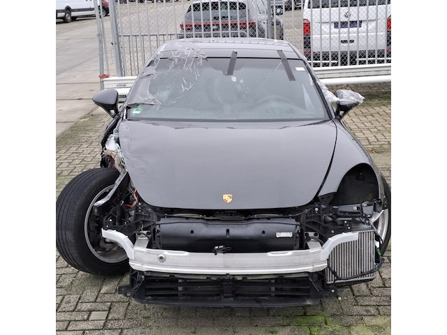 Schadeauto, porsche, panamera 4 e-hybrid - afbeelding 12 van  52