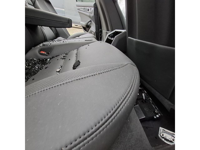 Schadeauto, porsche, panamera 4 e-hybrid - afbeelding 25 van  52