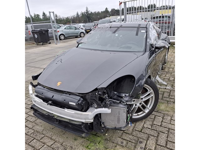 Schadeauto, porsche, panamera 4 e-hybrid - afbeelding 47 van  52