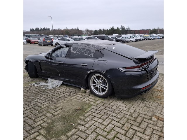Schadeauto, porsche, panamera 4 e-hybrid - afbeelding 52 van  52