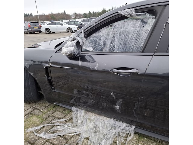 Schadeauto, porsche, panamera 4 e-hybrid - afbeelding 8 van  52