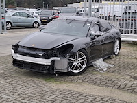Schadeauto, porsche, panamera 4 e-hybrid - afbeelding 1 van  52