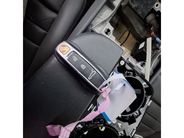 Schadeauto, porsche, panamera 4 e-hybrid - afbeelding 16 van  52