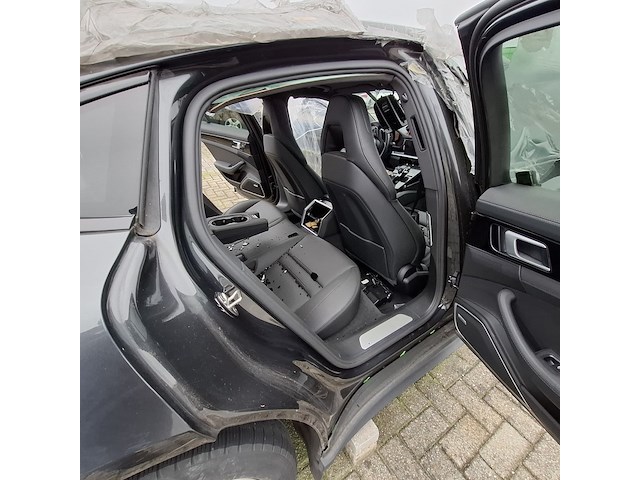 Schadeauto, porsche, panamera 4 e-hybrid - afbeelding 22 van  52