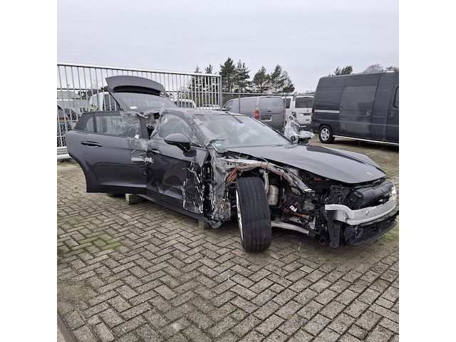 Schadeauto, porsche, panamera 4 e-hybrid - afbeelding 28 van  52