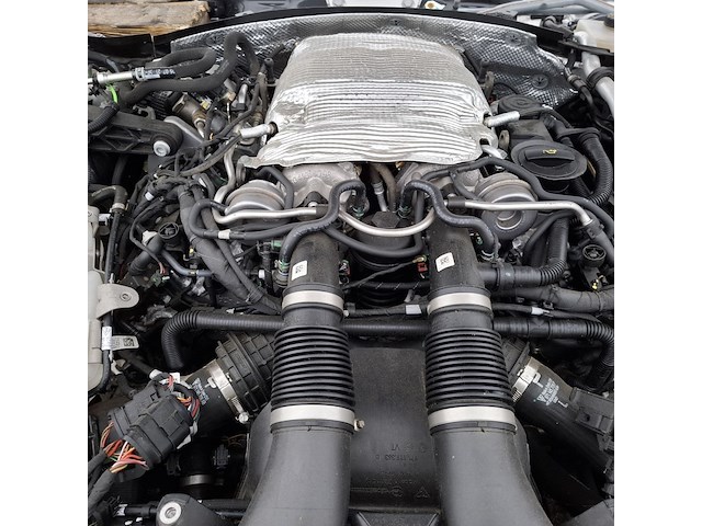 Schadeauto, porsche, panamera 4 e-hybrid - afbeelding 35 van  52