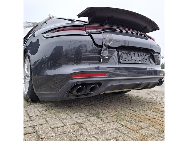 Schadeauto, porsche, panamera 4 e-hybrid - afbeelding 42 van  52