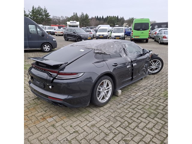 Schadeauto, porsche, panamera 4 e-hybrid - afbeelding 49 van  52