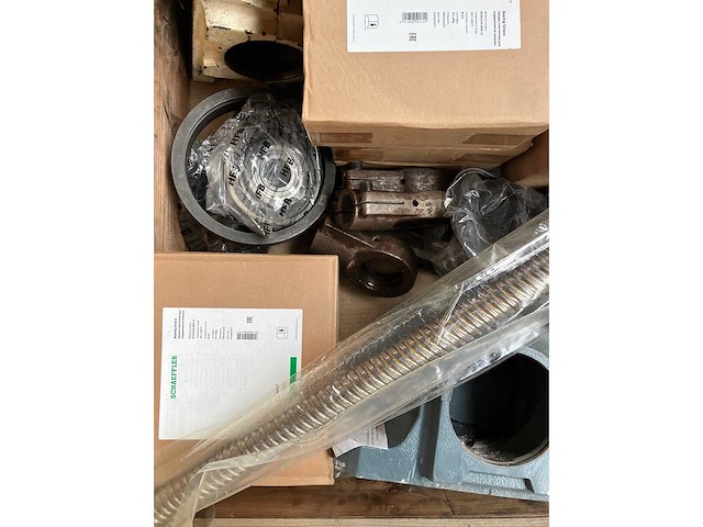 Schaeffler / skf - partij industriële componenten met vet & smeerunits en lagers 190kg - afbeelding 2 van  10