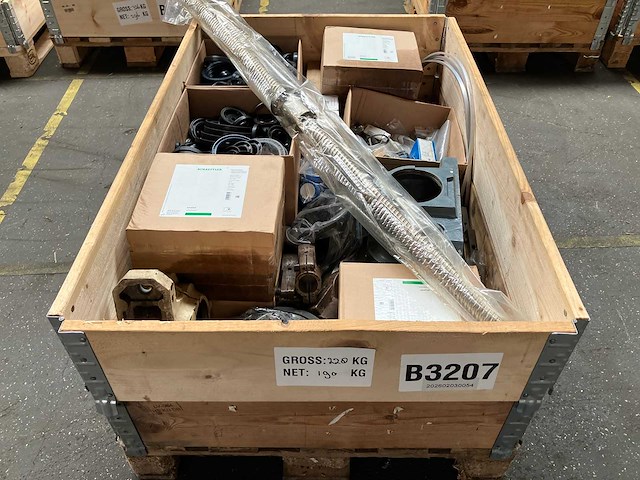 Schaeffler / skf - partij industriële componenten met vet & smeerunits en lagers 190kg - afbeelding 1 van  10