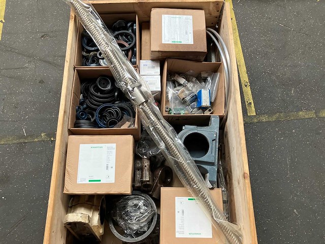 Schaeffler / skf - partij industriële componenten met vet & smeerunits en lagers 190kg - afbeelding 3 van  10