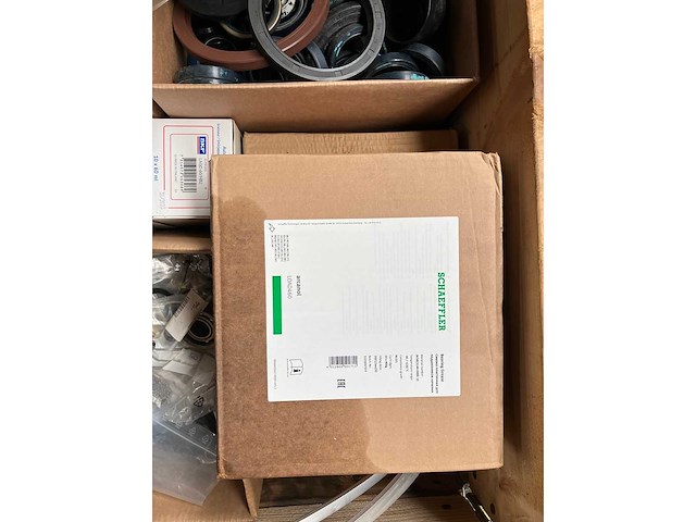 Schaeffler / skf - partij industriële componenten met vet & smeerunits en lagers 190kg - afbeelding 7 van  10