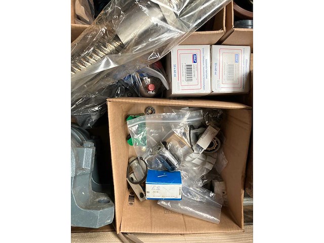Schaeffler / skf - partij industriële componenten met vet & smeerunits en lagers 190kg - afbeelding 9 van  10