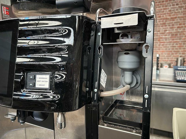 Schaerer - coffee art plus - professionele volautomatische koffiemachine met toebehoren - afbeelding 8 van  11