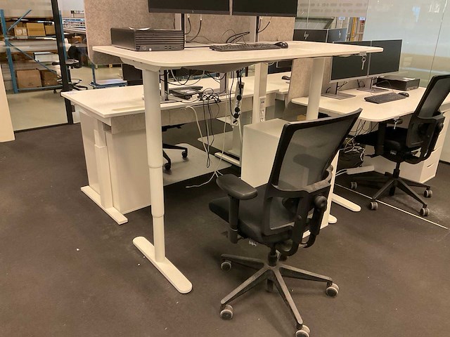 Schaffenburg bureau, bureaustoel en ladeblok - afbeelding 6 van  11