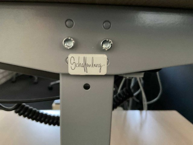Schaffenburg bureau met monitoren - afbeelding 4 van  13