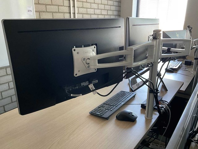 Schaffenburg bureau met monitoren - afbeelding 5 van  13