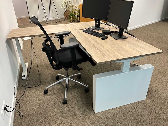 Schaffenburg hoekbureau - afbeelding 3 van  6