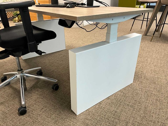 Schaffenburg hoekbureau - afbeelding 5 van  6