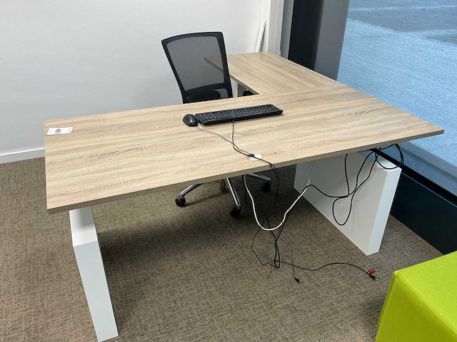 Schaffenburg hoekbureau - afbeelding 1 van  5