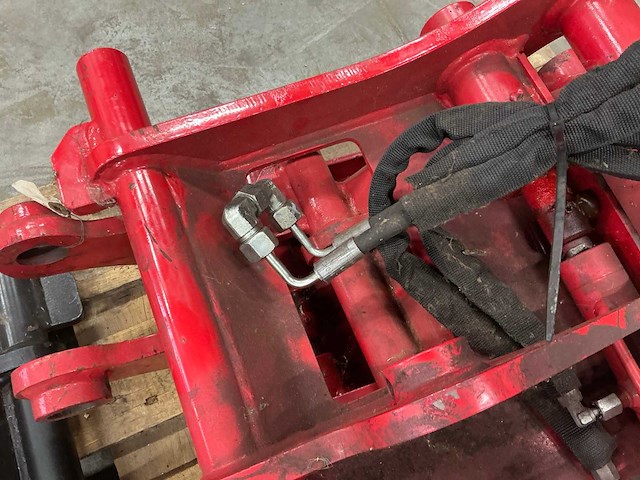 Schäffer 2028 nieuw type hydraulichse snelwissel (4x) - afbeelding 9 van  9