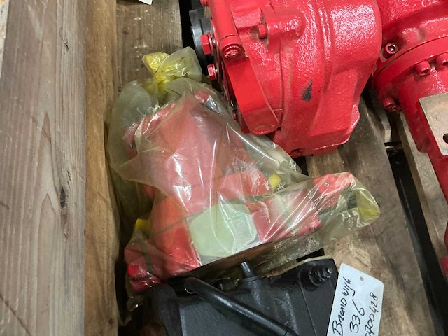 Schäffer achteras 070-650-019, hydrauliek pomp 3x - afbeelding 2 van  7