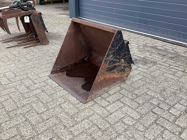 Schäffer stalen laad-/grondbak - afbeelding 1 van  5