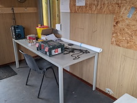 Schaftkeet met inhoud - afbeelding 2 van  11