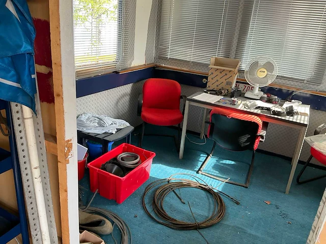 Schaftwagen / keet inclusief inhoud - afbeelding 5 van  16