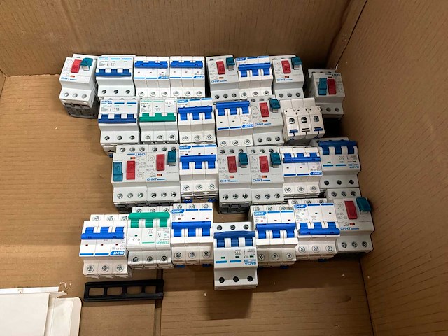 Schakelautomaat (28x) - afbeelding 1 van  3