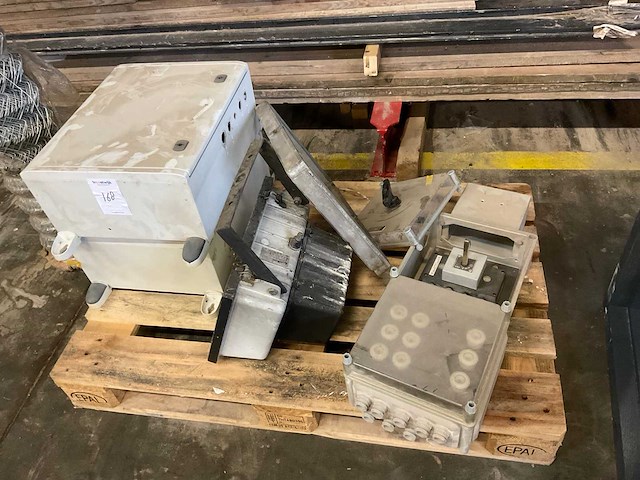 Schakelkast (3x) - afbeelding 1 van  5