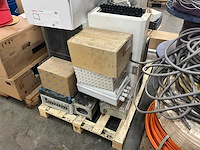 Schakelkasten, krachtstroom kabel en diverse toebehoren - afbeelding 7 van  8