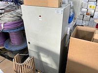 Schakelkasten, krachtstroom kabel en diverse toebehoren - afbeelding 8 van  8