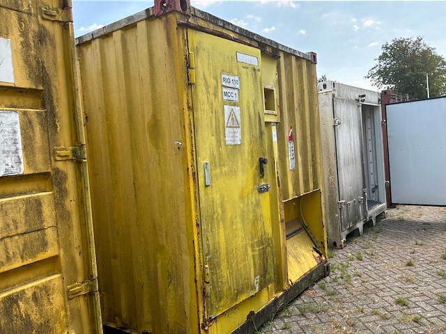 Schakelkasten opstelling in zeecontainer - afbeelding 2 van  12