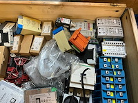 Schakelmateriaal en divers - afbeelding 7 van  7