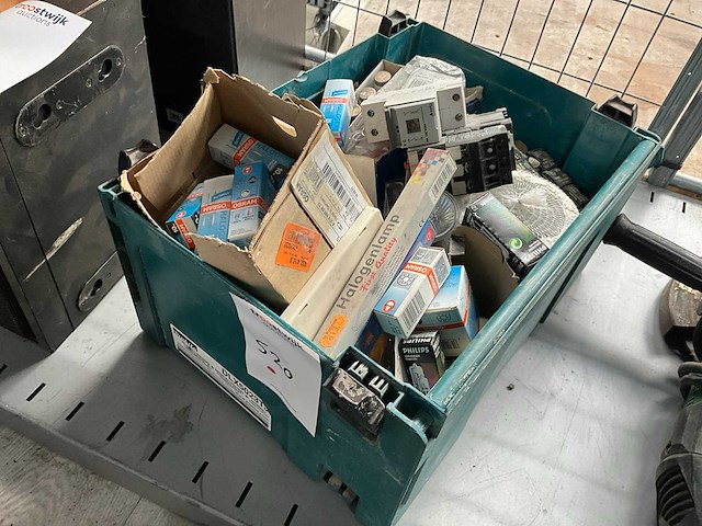 Schakelmateriaal & lichtbronnen - afbeelding 1 van  3