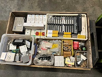 Schakelmateriaal - afbeelding 1 van  6