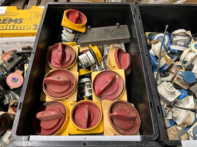 Schakelmateriaal - afbeelding 6 van  9