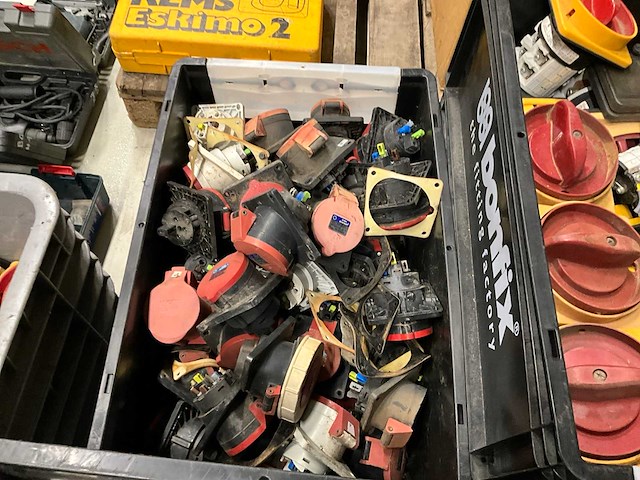 Schakelmateriaal - afbeelding 7 van  9