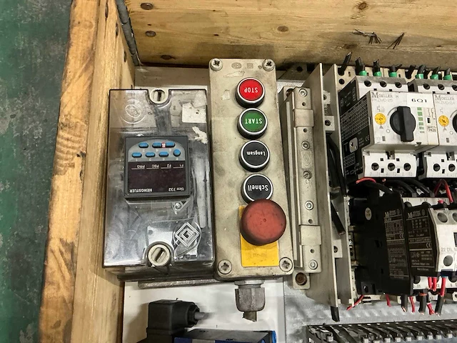 Schakelmateriaal - afbeelding 7 van  9