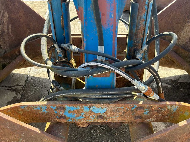 Schalengrijper 1m3 met schrappers - afbeelding 7 van  9