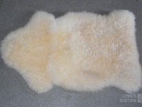 Schapenvacht - afbeelding 1 van  3