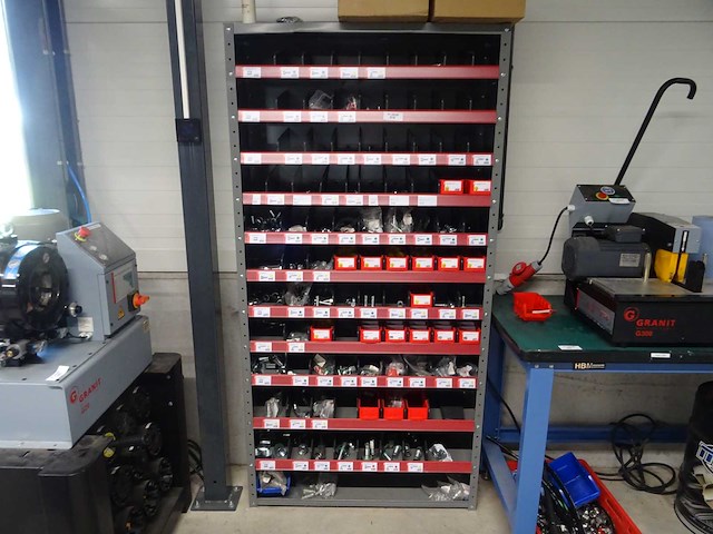 Schappenkast met persnippels - afbeelding 1 van  7