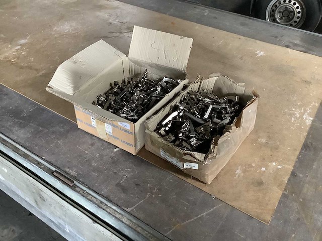 Scharnieren - lama (250x) - afbeelding 2 van  4