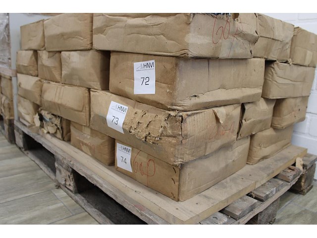 Scharnieren d'elite met afmeting 3.5 x 3.5 inch. 9 dozen a 60 sets. totaal 540 sets. - afbeelding 2 van  2